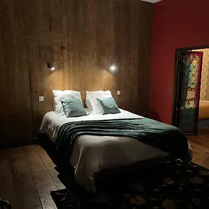 Bed and breakfast Mercier De Montigny - Les Du Beffroi - Et Massage, Fougères